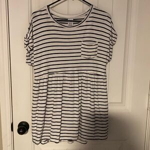 Black and white maternity blouse